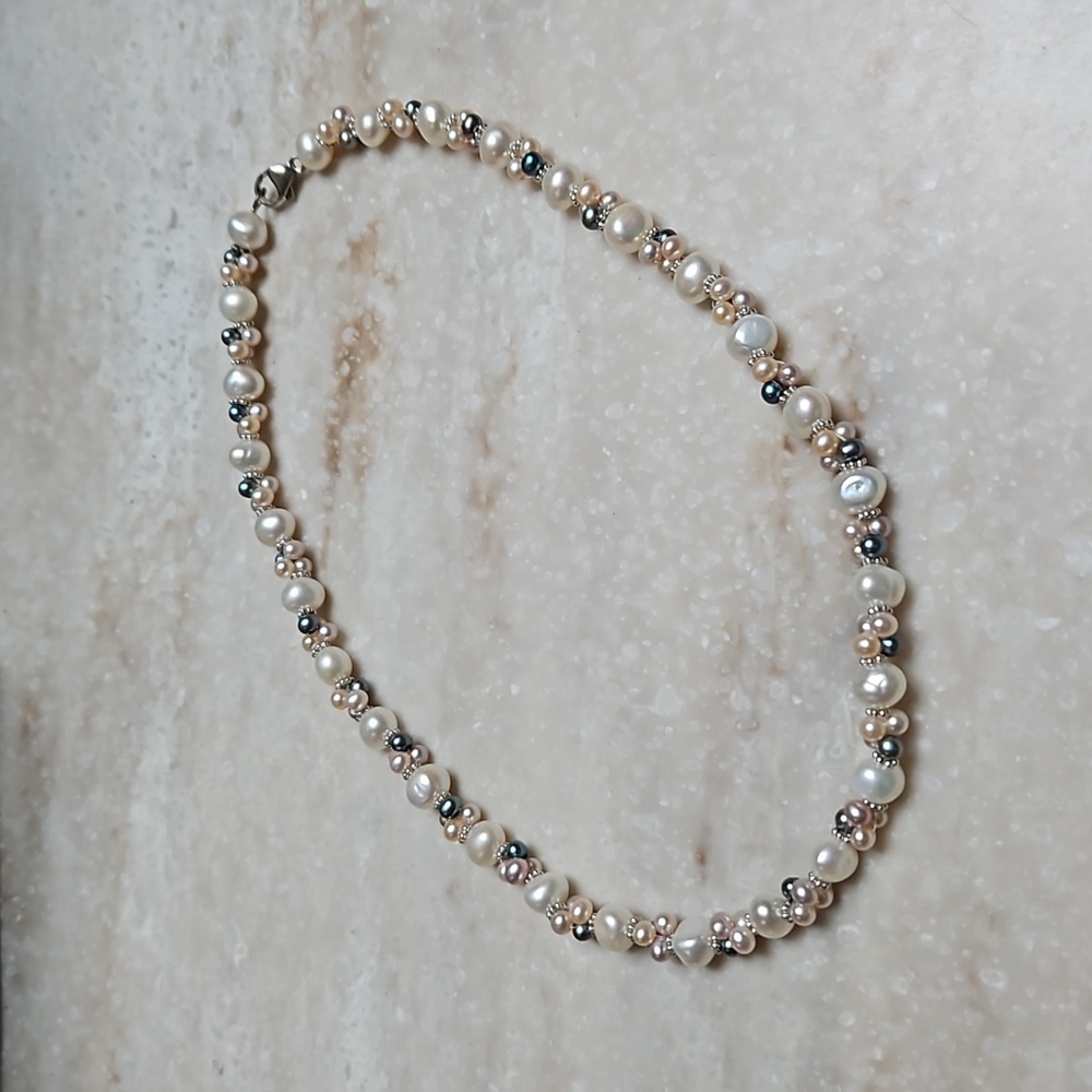 😍Pearl Cluster Necklace😍NWOT